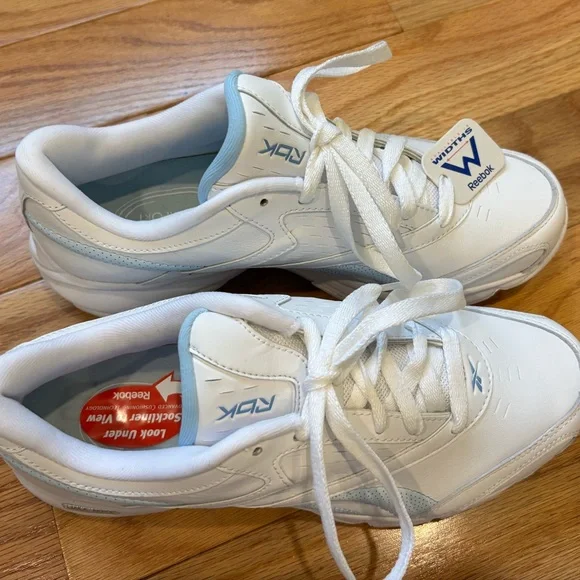 Reebok Women’s White Athletic Walking Shoes Size 7.5 NWT - Picture 2 of 5